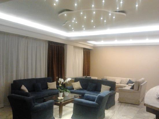 Adonis City Hotel พาทรา ภายนอก รูปภาพ