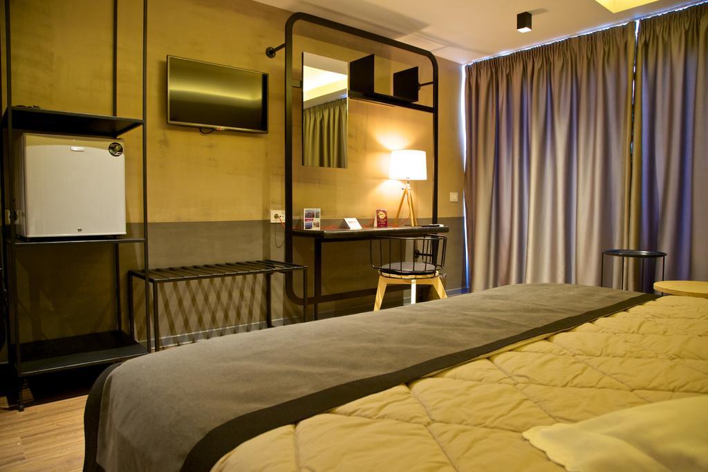 Adonis City Hotel พาทรา ภายนอก รูปภาพ