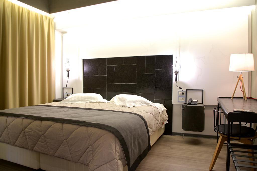 Adonis City Hotel พาทรา ภายนอก รูปภาพ