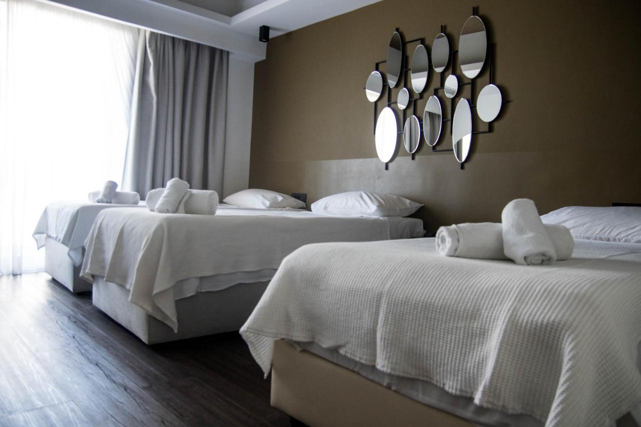 Adonis City Hotel พาทรา ภายนอก รูปภาพ