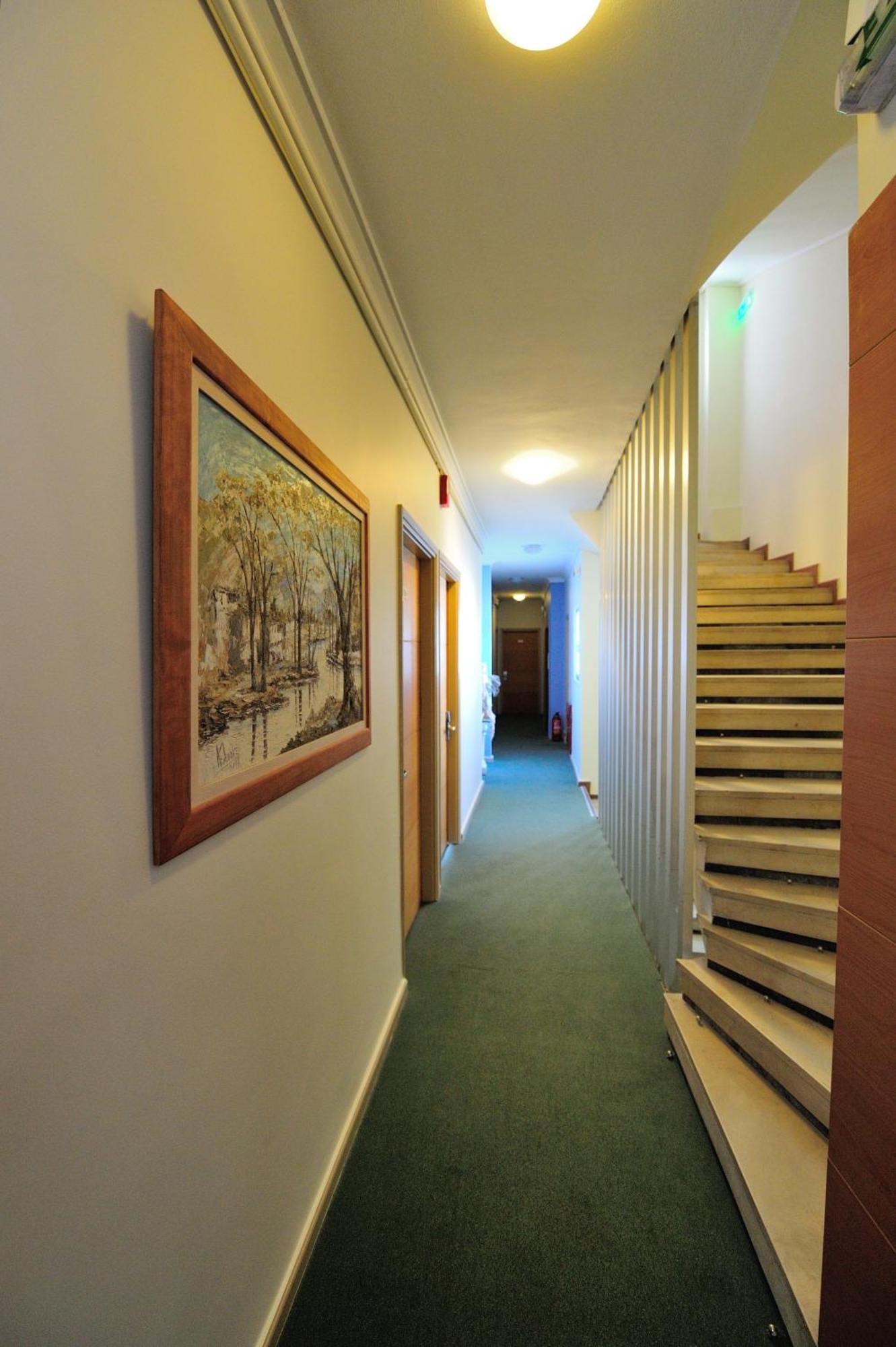 Adonis City Hotel พาทรา ภายนอก รูปภาพ