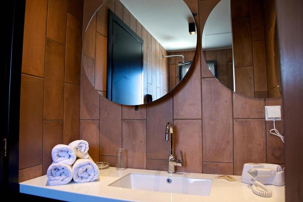 Adonis City Hotel พาทรา ภายนอก รูปภาพ