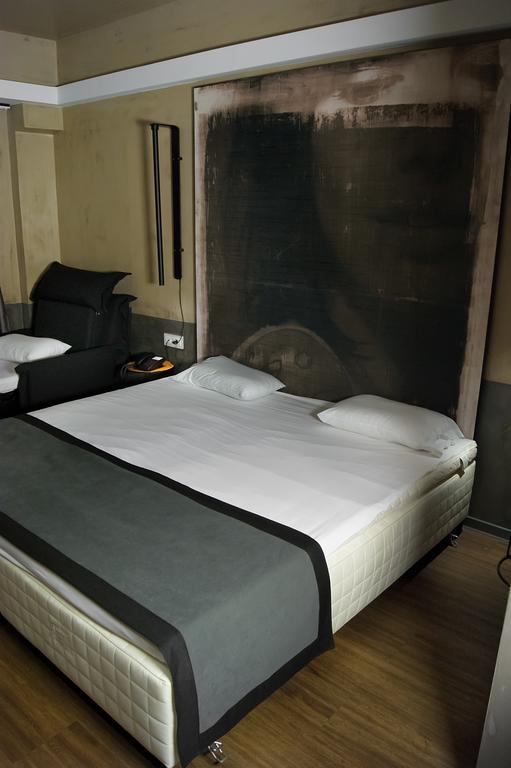 Adonis City Hotel พาทรา ภายนอก รูปภาพ