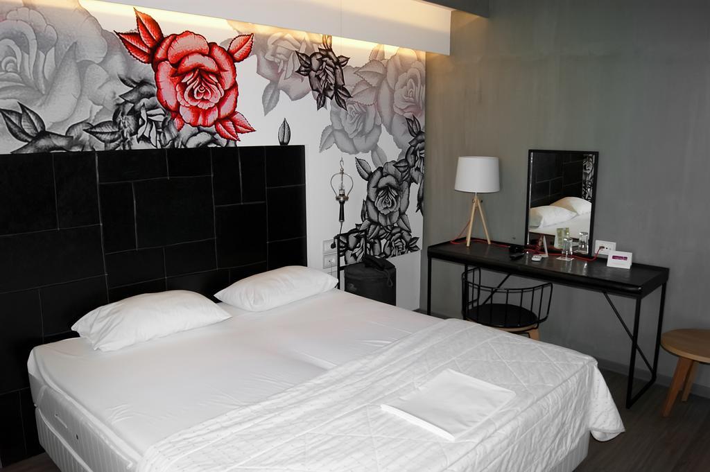 Adonis City Hotel พาทรา ภายนอก รูปภาพ