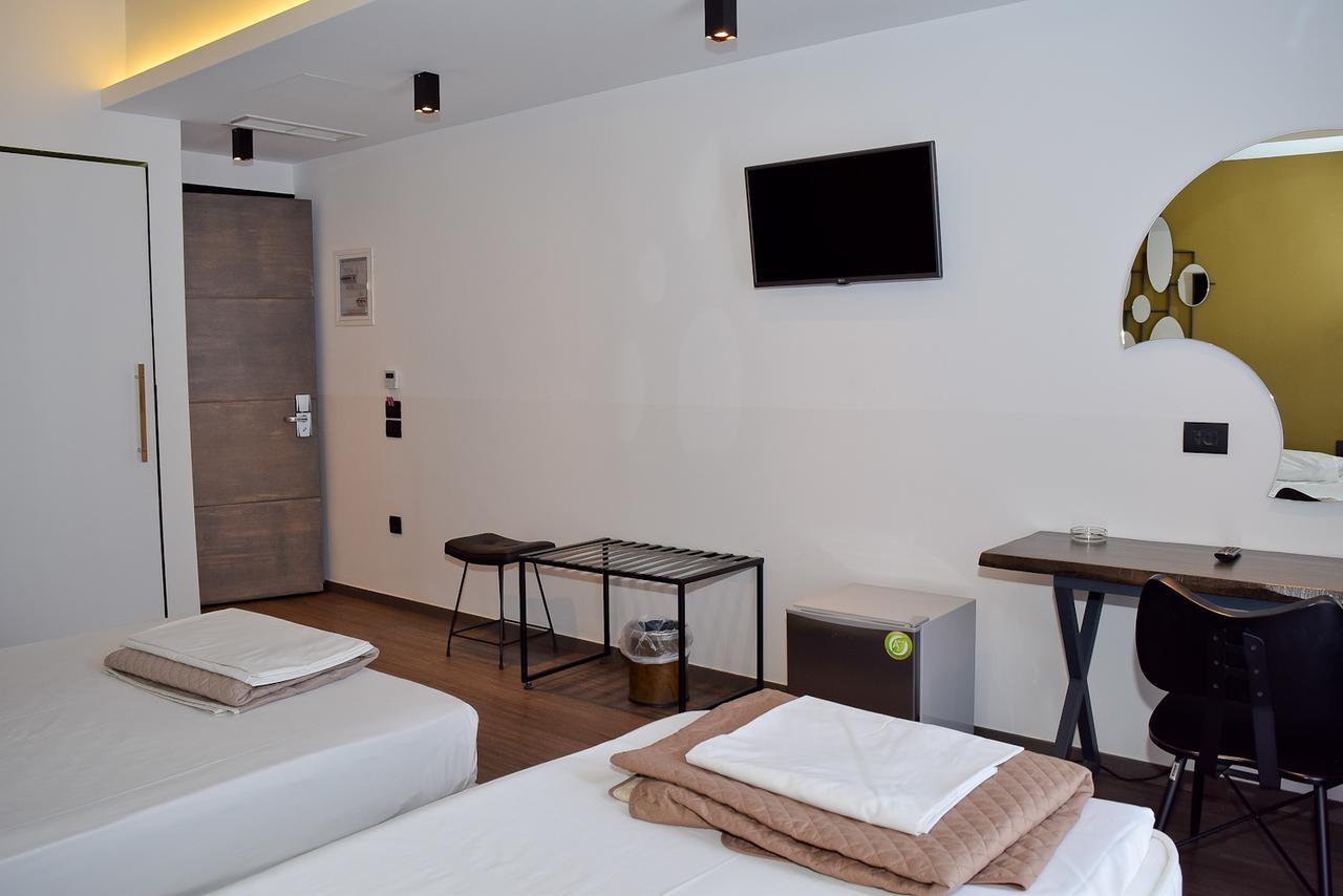 Adonis City Hotel พาทรา ภายนอก รูปภาพ