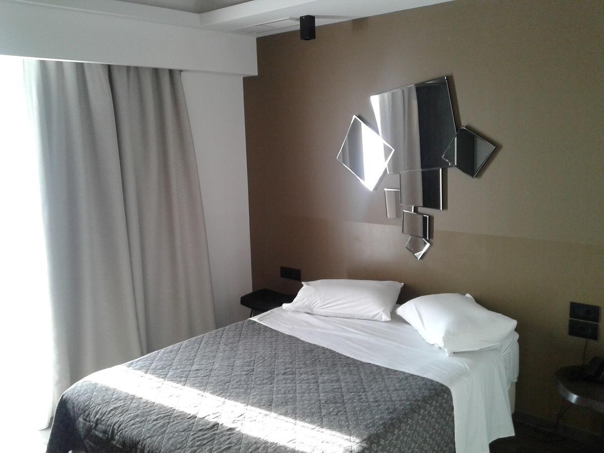 Adonis City Hotel พาทรา ภายนอก รูปภาพ