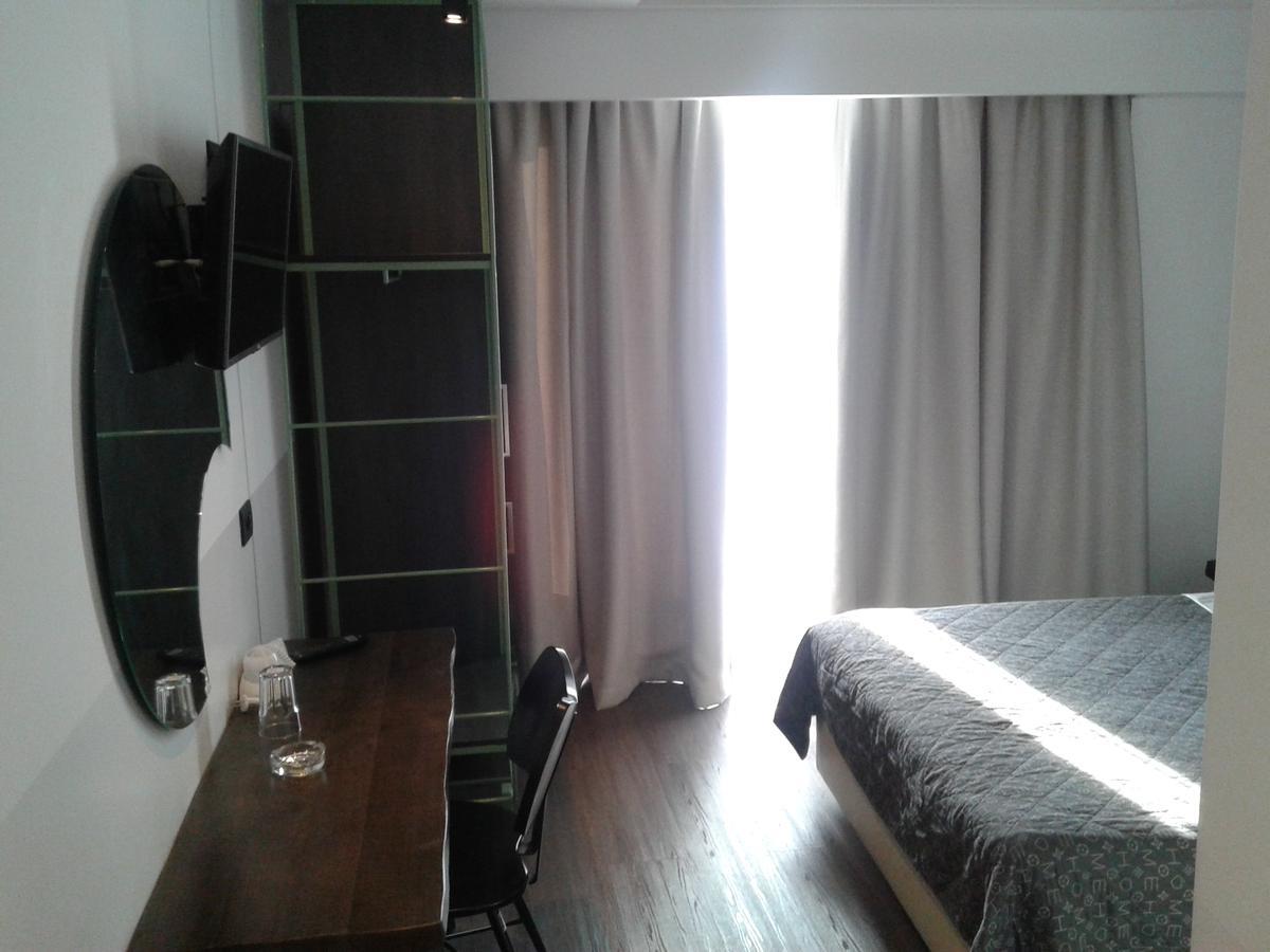 Adonis City Hotel พาทรา ภายนอก รูปภาพ