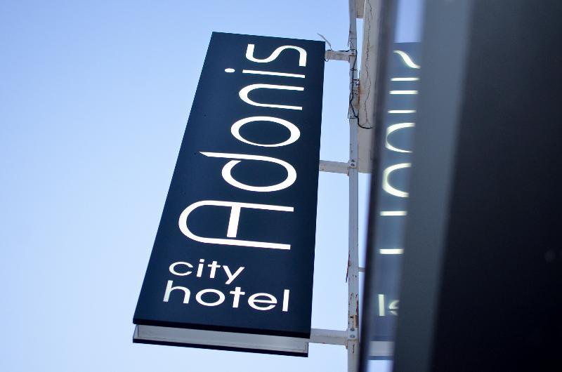 Adonis City Hotel พาทรา ภายนอก รูปภาพ